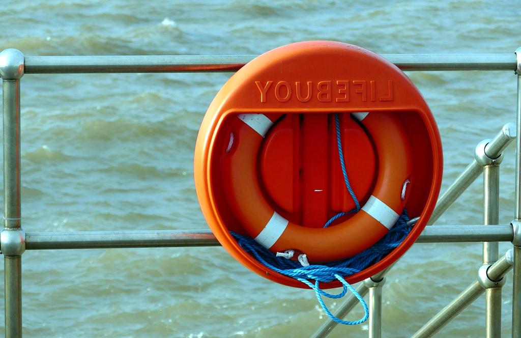 24/7 emergency assistance communication center